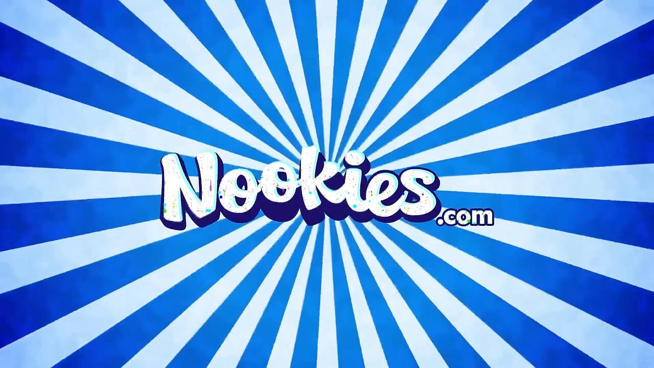 Nicole Nichols londralı erkek striptizciyi mutfak masasında sikiyor
