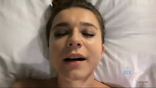 Kharlie Stone loved the creampie in the morning