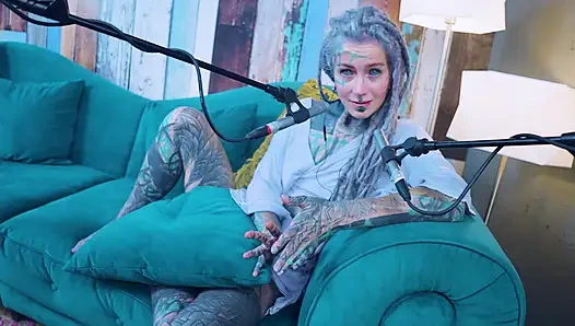 Я говорю о H - счастье - подкаст ASMR, SFW говорит готессу, худенькая девушка дред, татуированная модель татуированная девушка