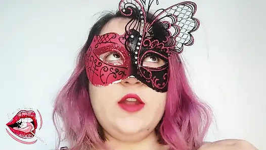 Saya memakai lipstik saya