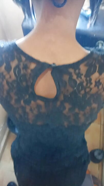 Negra Puta En Cuatro Y Mamada Hombre Blanco En Vestido Sexy Negro