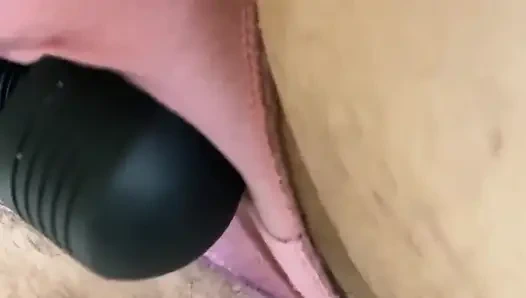 Стимуляция моего клитора с помощью мощной палочки