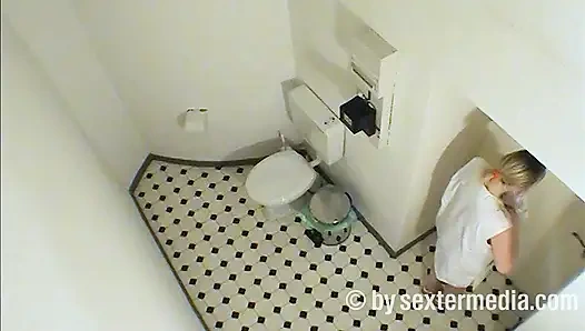 Seks telepon amatir di toilet dokter