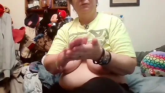Oil Big Boobs Show Finger Pussy