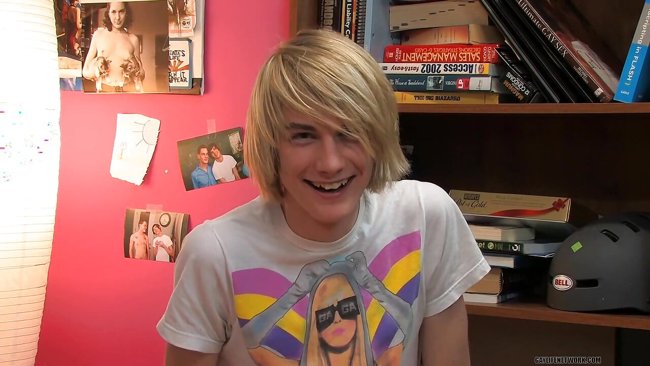 Chatty Twink Preston Andrews oferă un interviu