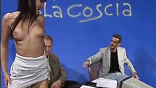 Striscia la coscia Sc 1 lewd orgy