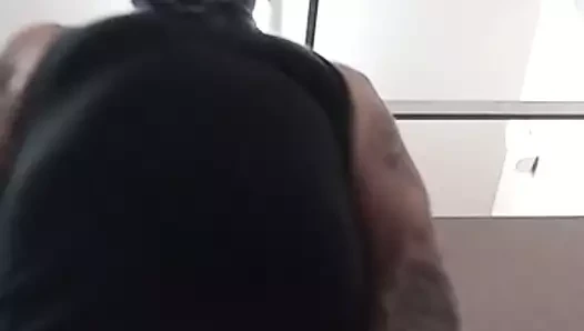 Kilisede kriko yapıyor. birinci bölüm