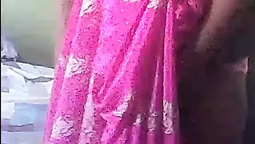 Cheating Desi Aunty in Pink Saree Fucking with Her Neighbour Stepfather