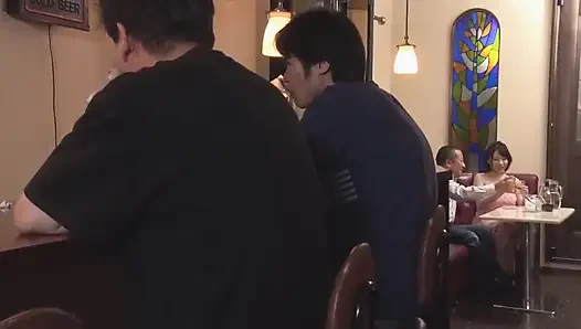 Riri Shiraki'nin Büyük Memeli Kabare Kızı: beni Memelerinden Sikmeni Istiyorum!