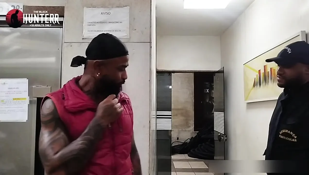 The Security Guard Went to Get Coffee in the Apartment and Ended up Spilling Milk.