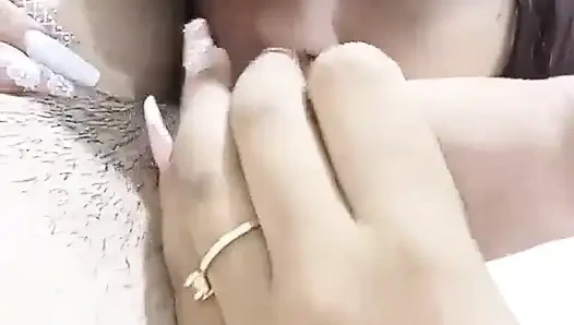 Моя жена идет на работу, и я привожу грудастую и соседа в дом, это произошло в Соединенных Штатах