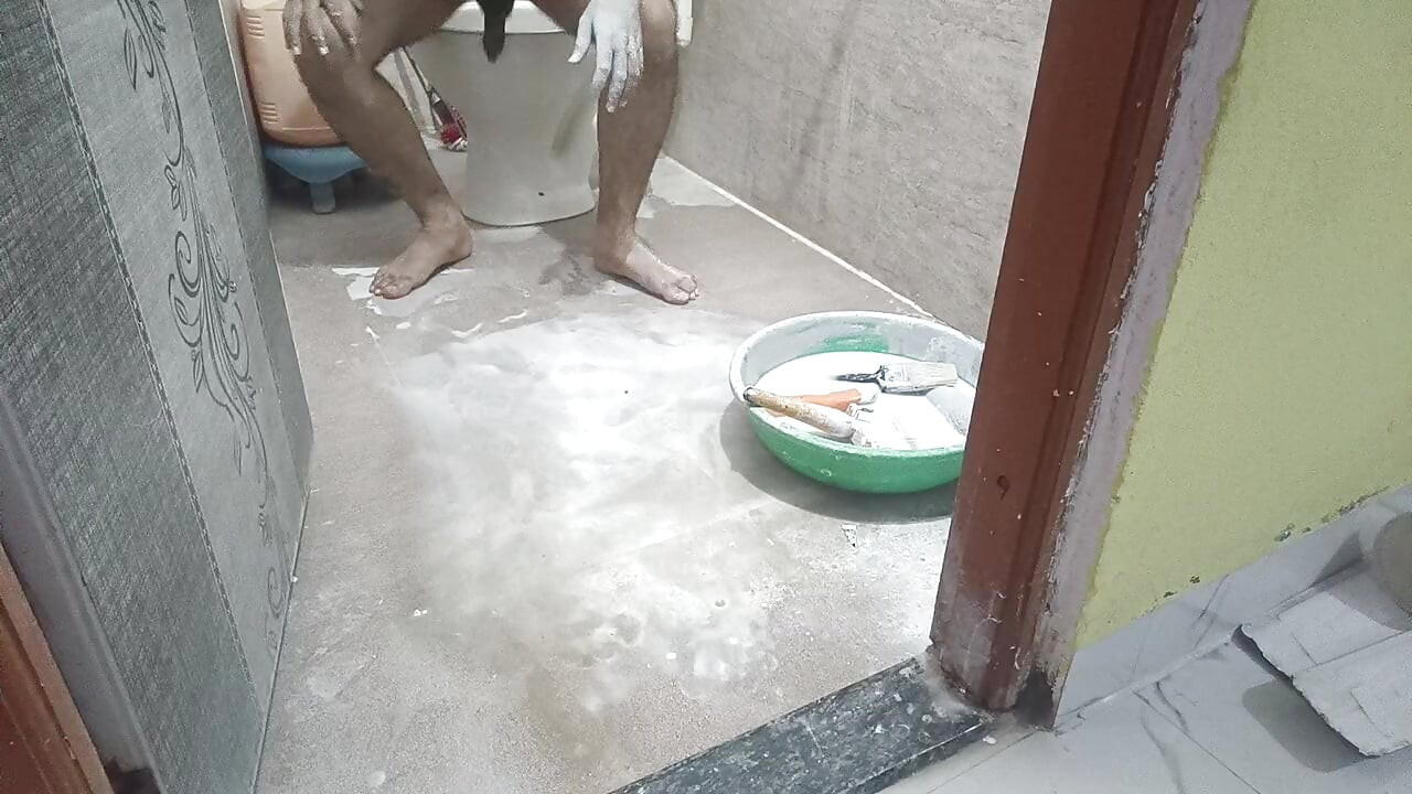 Nanga hokar denting painting chal rahi hai