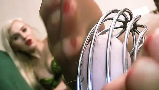 Hiç neşen yok, bu bir ceza