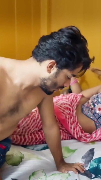 Vecinul o cheamă pe bhabhi acasă și face sex cu ea bhabhi sexy futută tare cu audio hindi | Clip 2