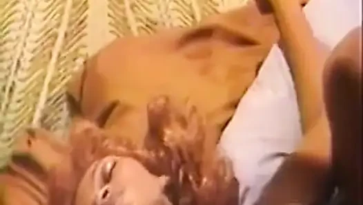 Pasangan kulit hitam kontol besar mengisap memek