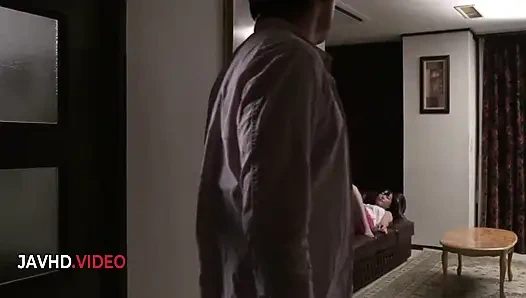 Kotone Kuroki'nin ateşli seks seansı öncesi baştan çıkarıcı oral seksi