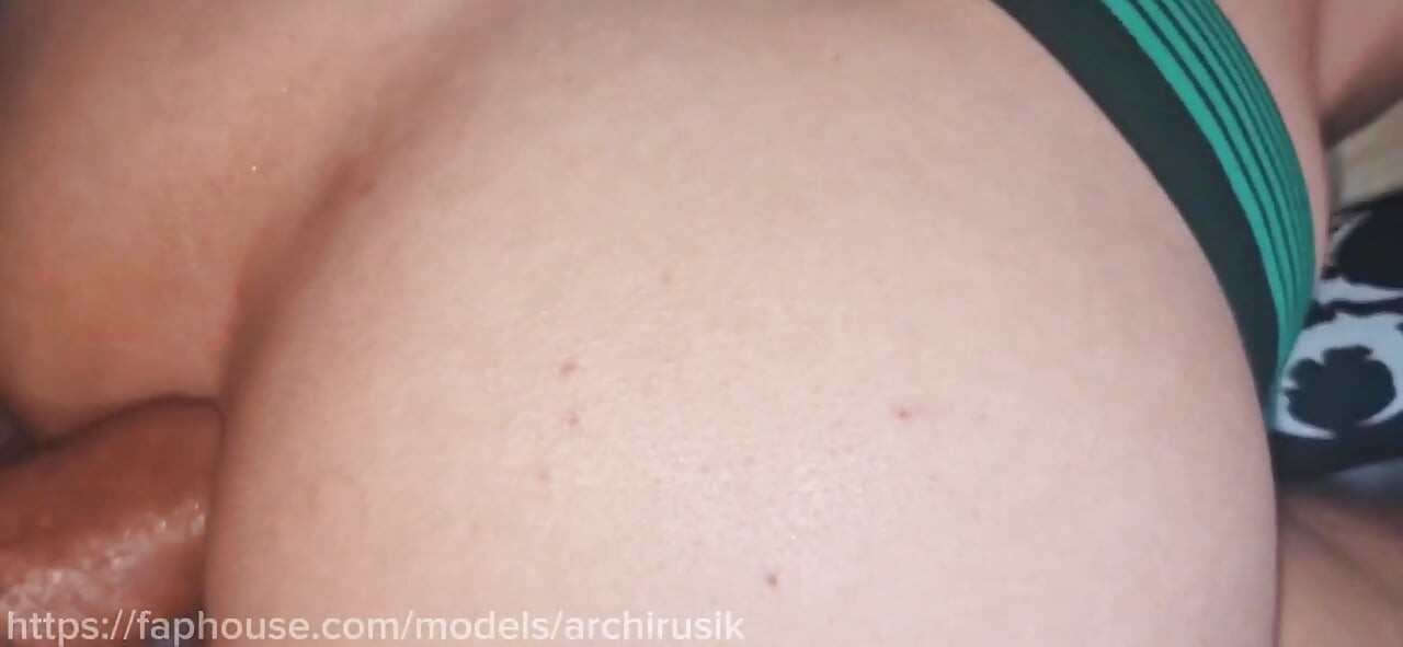 Muscular Masseur Got Fucked for Giving a Bad Massage Without Condoms: Big Dicks, Lots of Cum