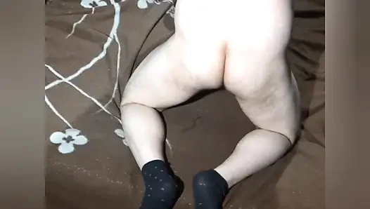 Эта сучка кричит, чтобы ее трахнули