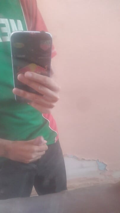 Watch me masturbate with my Mexico sweater on