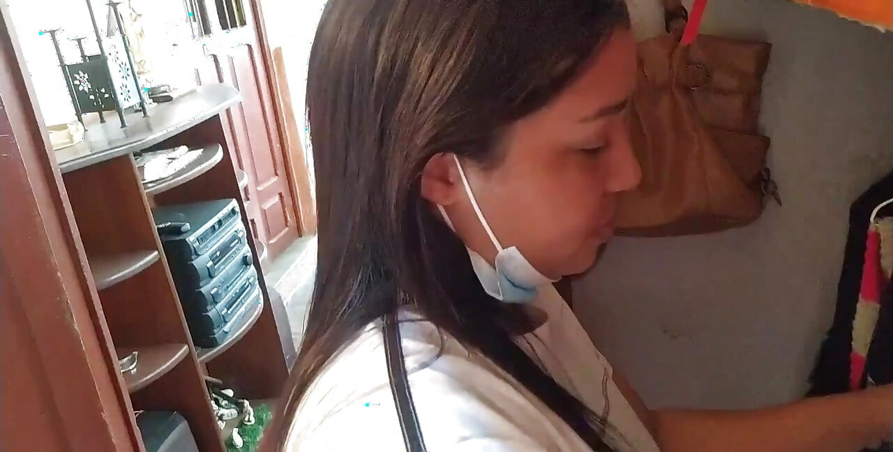 Сучка моей колумбийской сводной сестры долгое время хотела меня, когда моя жена ушла, она позвонила мне трахнуть ее горячую киску