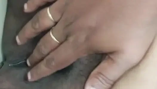 Kendi teyzen sari içinde parlıyor