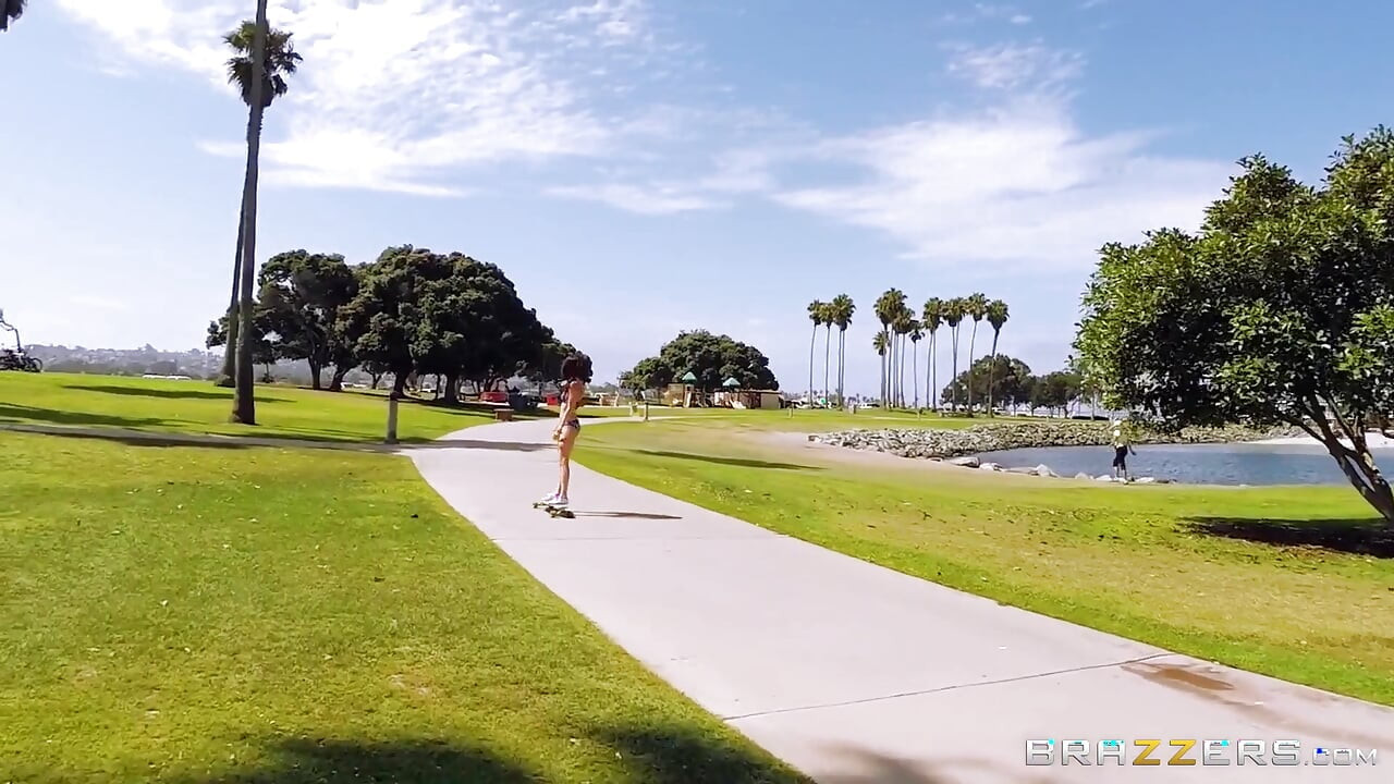Teens Like It Big - Skater Slut Tysen Rich Fucks Officer Keiran Lee's Monster Cock in Public
