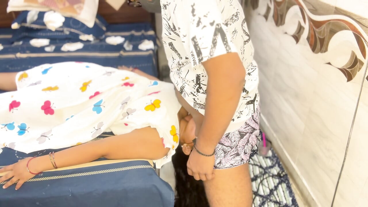 Seksi Bhabhi žestoko jebana od strane Padosija u dnevnoj sobi