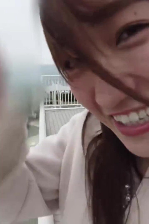 深情的丰满导游挑逗甜蜜的暴露和愿意的微笑 第2部分