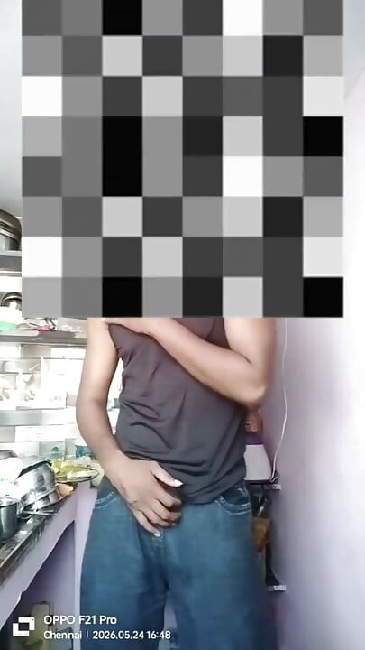 Budak Tamil Pancutan Air Mani Panas