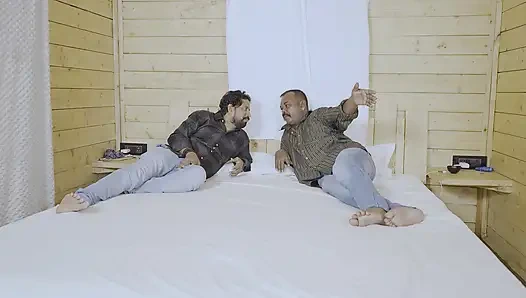 ZWEI STIEFBRÜDER TAUSCHEN IHRE EHEFRAUEN REGELMÄßIG FÜR HARDCORE-GRUPPENSEX