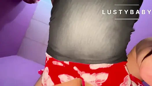 Topuklu ve çoraplı Nepalli putali sikiliyor