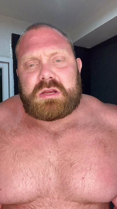Muscle Ddy Catches You Perving