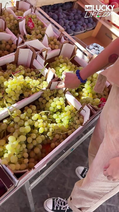 Dvije prekrasne zemlje s dvije prekrasne djevojke Angel Youngs i Marina Gold