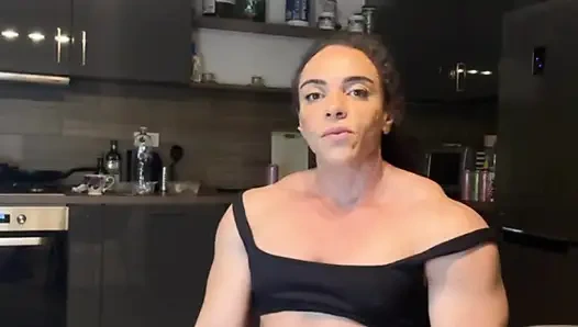 Pantat ini bisa goyah dan kaku pada saat yang sama