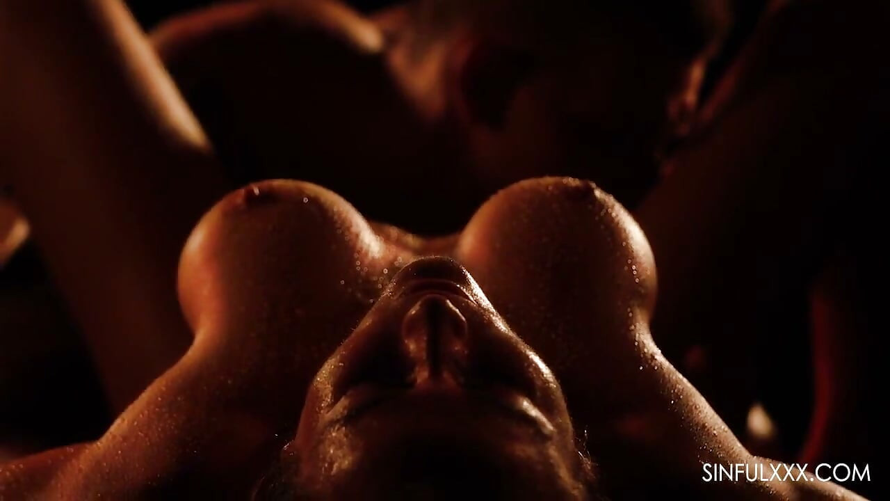 Busty babe dyb analsex af SinfulXXX