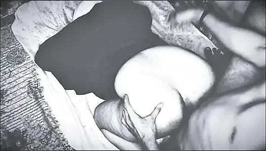 Evli kadın kocasıyla domaltarak sikişiyor