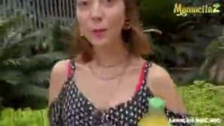 Video di sesso succoso di una ragazza del negozio