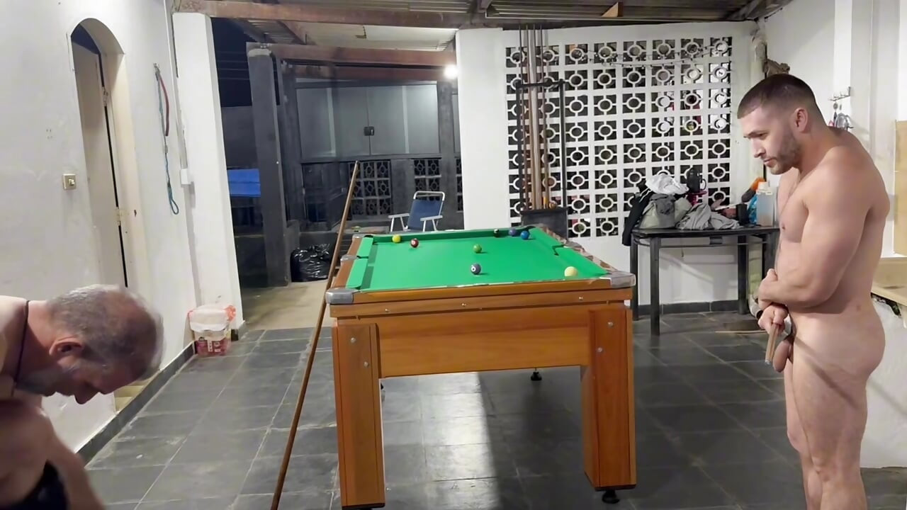 Sr Carmona and Victor Ferraz playing naked billiards