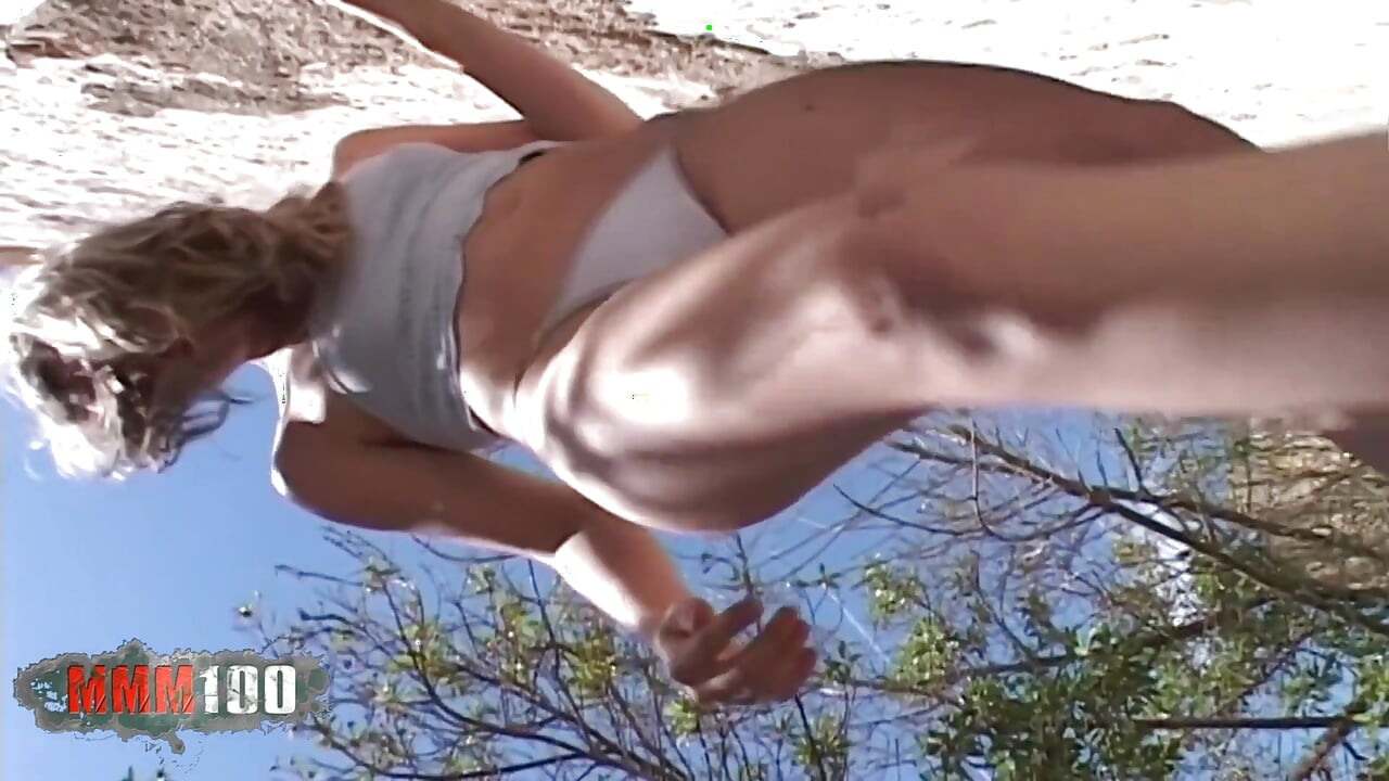 Yaiza Del Mar: Hot Smalltits Babe Stripping in the Farm