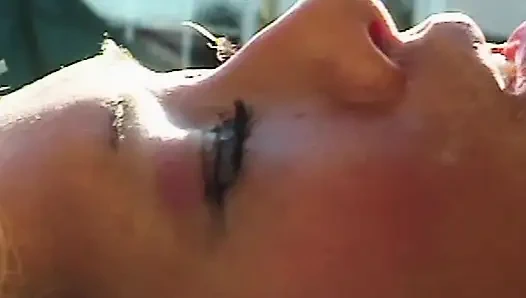 College Geständnisse: Heiße Pool-Begegnung