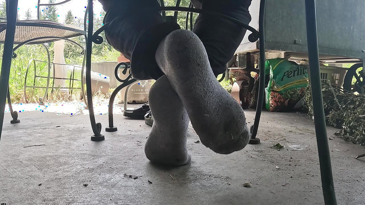 Předvádím moje venkovní chodidla