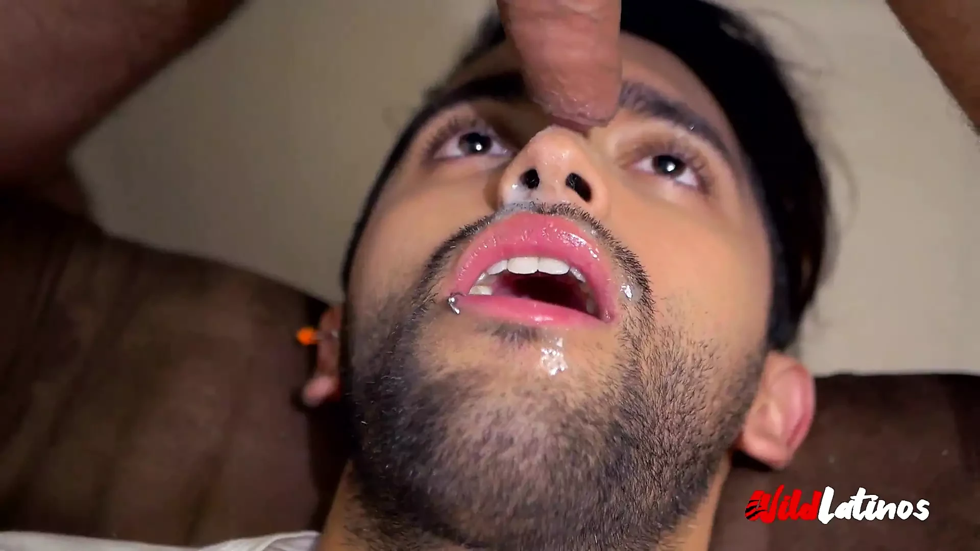 Trẻ Latin sebas cruz che camilo brown's face trong cum vì wild latinos