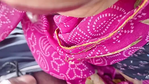 Jungle mein bhabhi Ne Diya kam aur Munh mein le liya