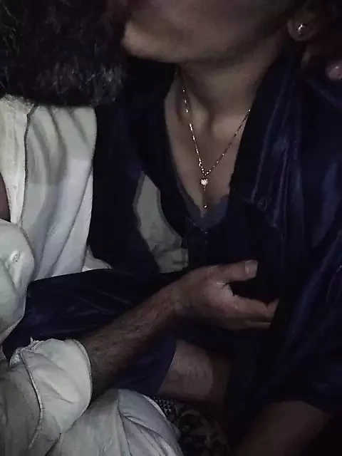Desi ragazza succhia il cazzo dell'amico del fratello