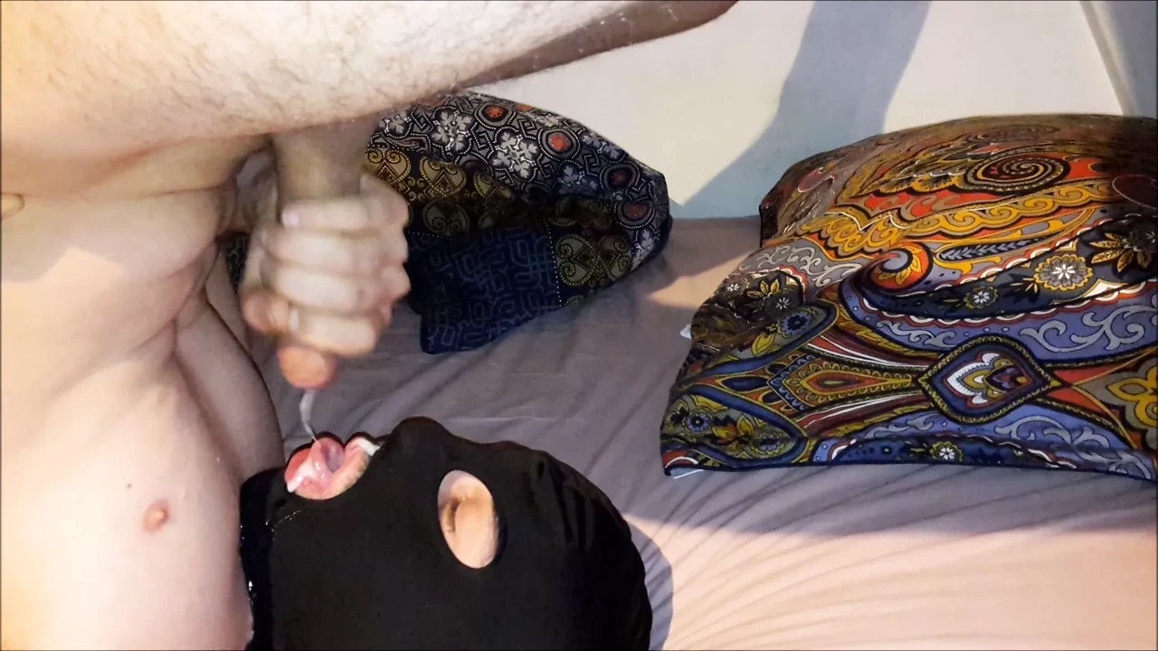 Slutty Young Twink giving himself a creamy selffacial!