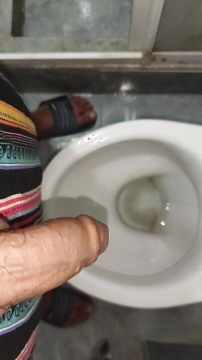 Beautiful Twink Jerks off in a Toilet
