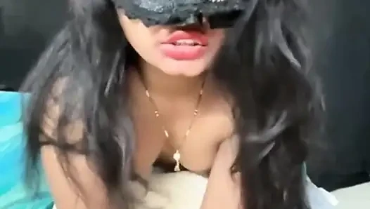 Telugu kız desi sikişiyor ve sakso çekiyor