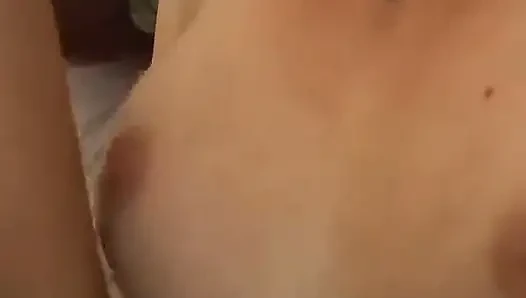Harika yaraklı ateşli sevimli zenci adam bir güzelle sikişiyor