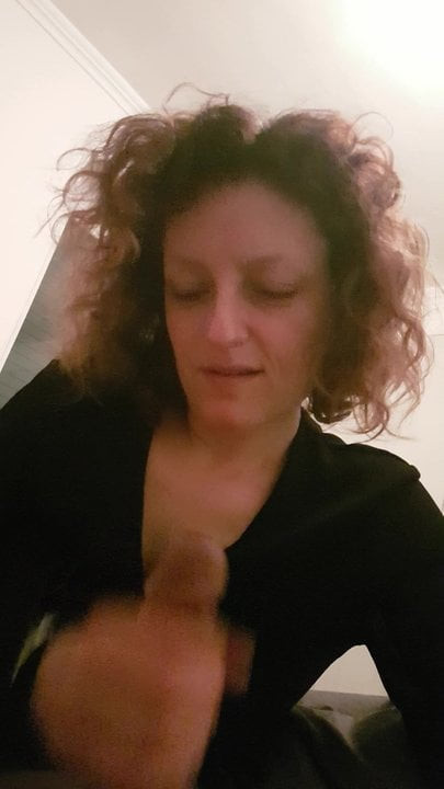 SEXY AMATEUR BLOWJOB WITH CUMSHOT