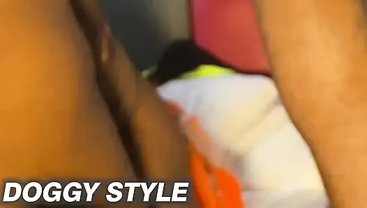 SEKS MENTAH HITAM SEKSI UNTUK MENIKMATI MENONTON DAN BERLANGGANAN